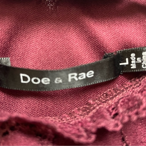 Doe and Rae lace sleeveless top - Picture 3 of 3